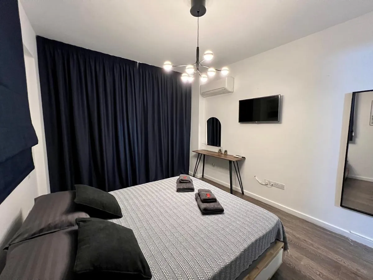 Fat Cow Apartments Larnaca
