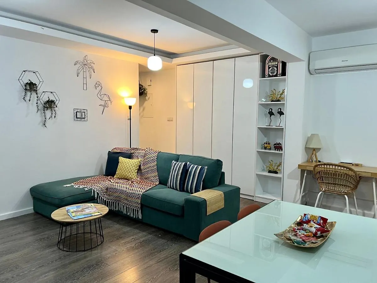 Fat Cow Apartments Larnaca Kypr