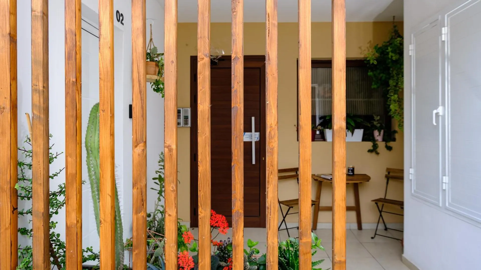 Fat Cow Apartments Larnaca 0*,
