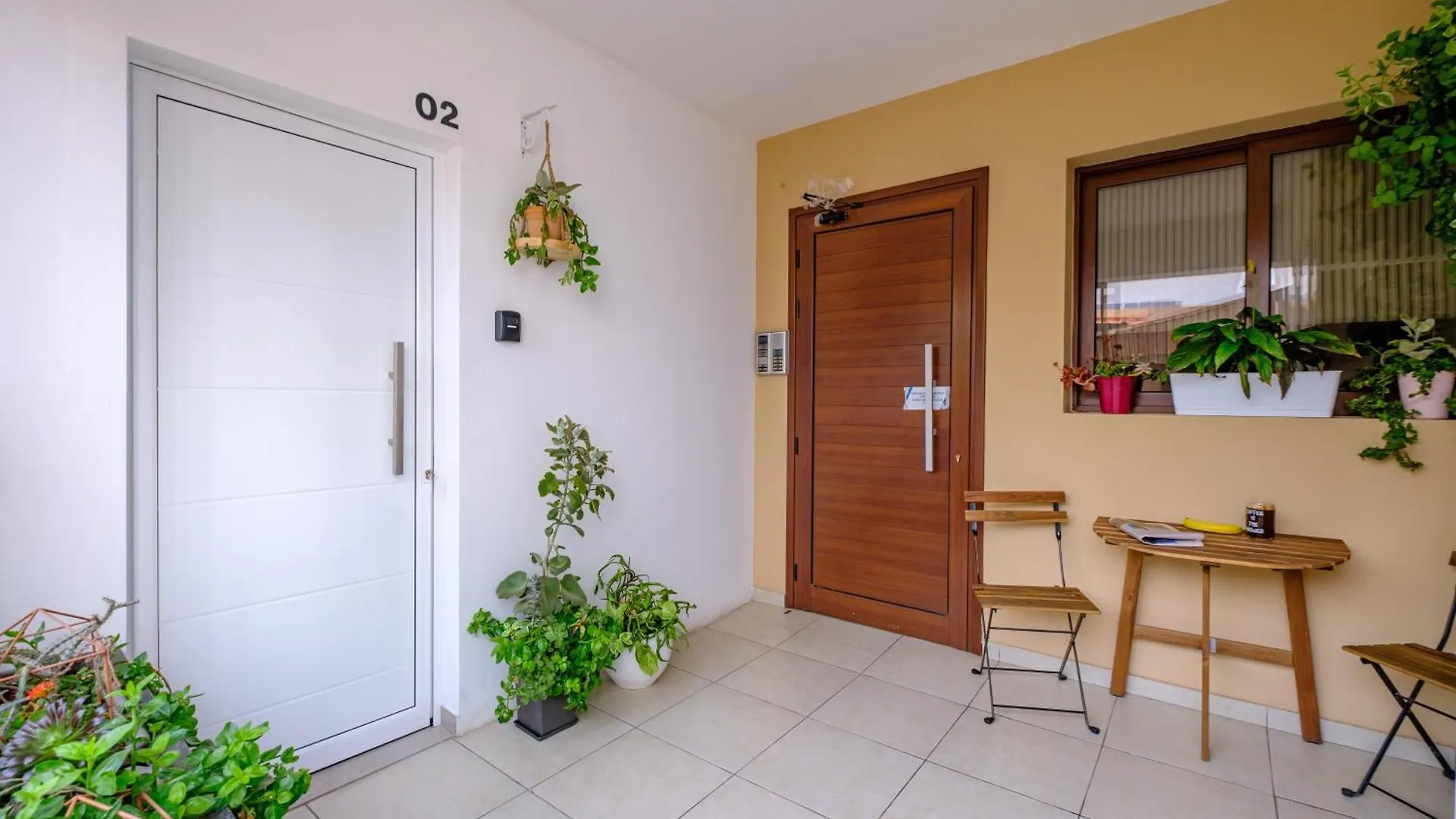 Fat Cow Apartments Larnaca