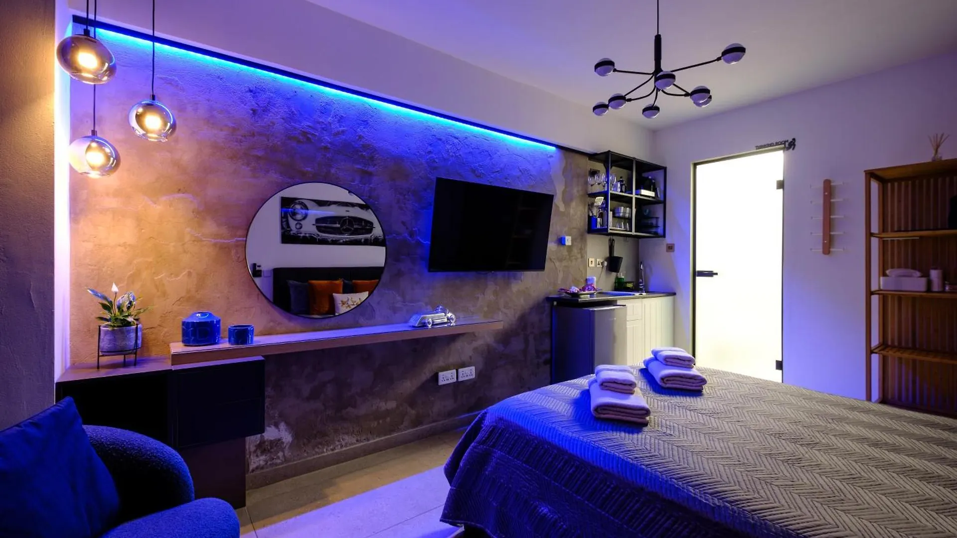 Fat Cow Apartments Larnaca Kypr