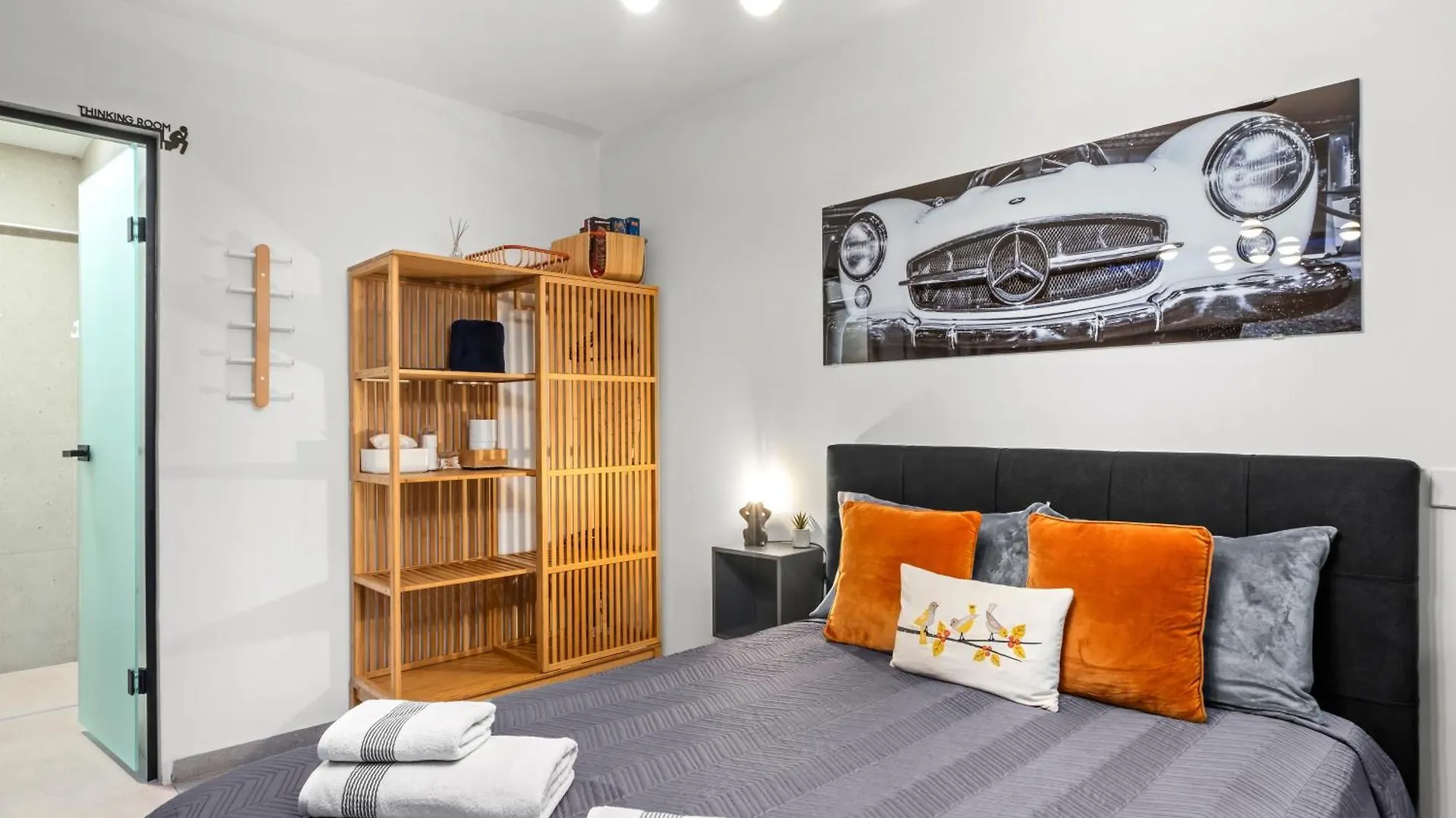Fat Cow Apartments Larnaca Kypr