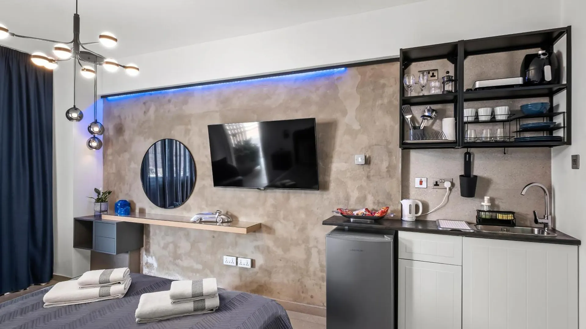 Fat Cow Apartments Larnaca