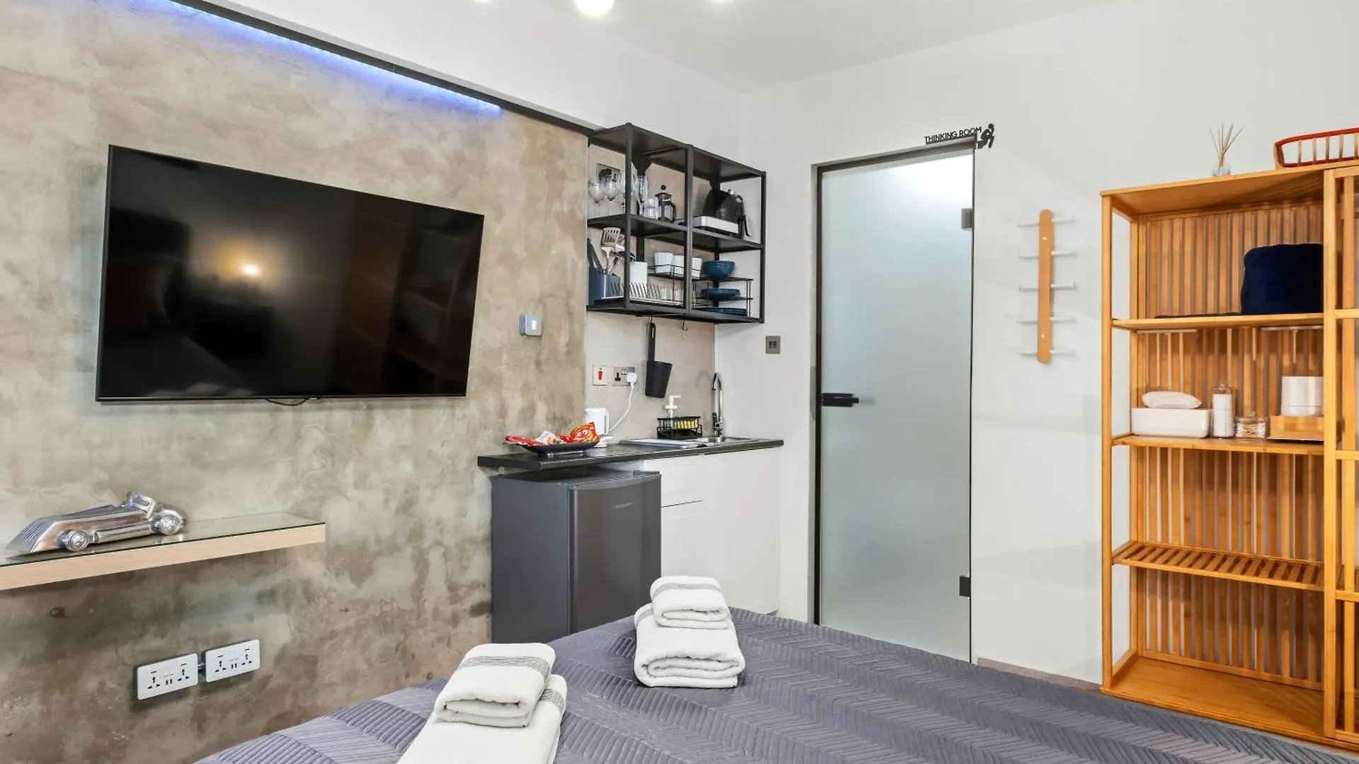 Fat Cow Apartments Larnaca